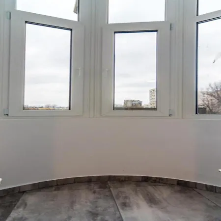 Stylish Near National Arena With High-speed Wifi Apartamento *