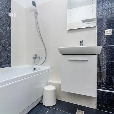 Urban Retreat Near Metro & Mega Mall * Bukarest
